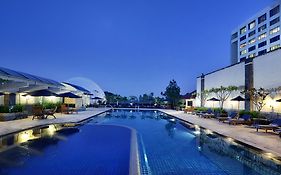 Hotel Aryaduta  4*